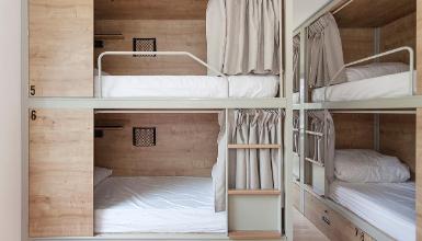 A room in the city
