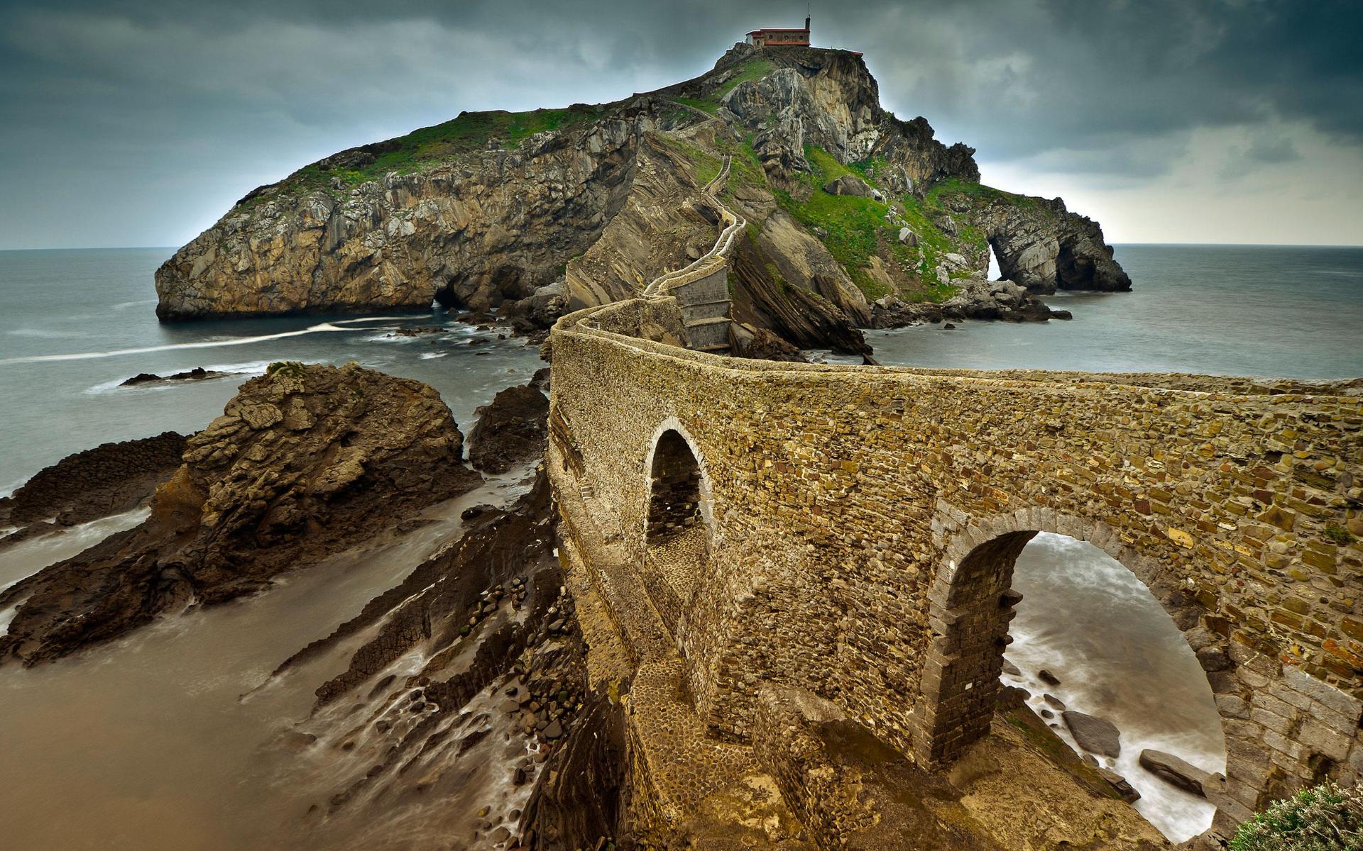 Bakio, Surf, txakoli & Gaztelugatxe