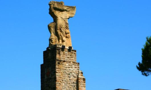 Elkanoren monumentua